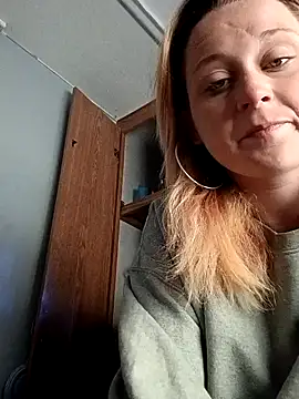 Snapshot of Queen2454 chatting on 3, 4, 2026 Queen2454 online show from 3, 4, 2026