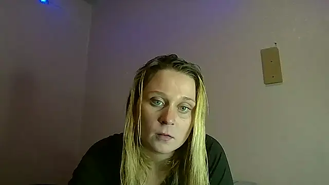 Snapshot of Queen2454 chatting on 8, 10, 2025 Queen2454 online show from 8, 10, 2025