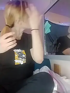 Queen2454 online show from 20, 10, 2025