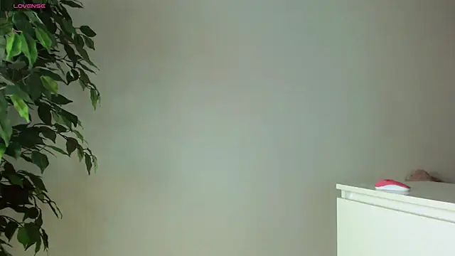 trixietaylor online show from 5, 10, 2025