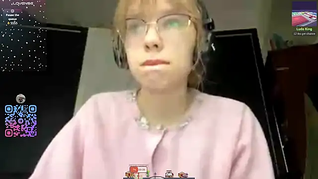 ArielleBiernacki online show from 5, 10, 2025