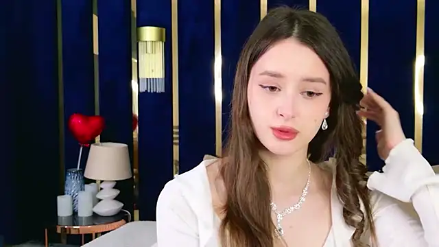 EvaSwen online show from 9, 4, 2026