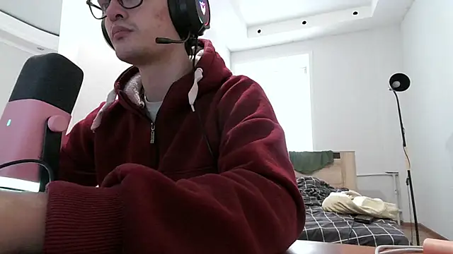 femboi8852 online show from 6, 10, 2025