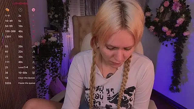 Snapshot of kitten_murray_ chatting on 9, 11, 2025 kitten murray online show from 9, 11, 2025