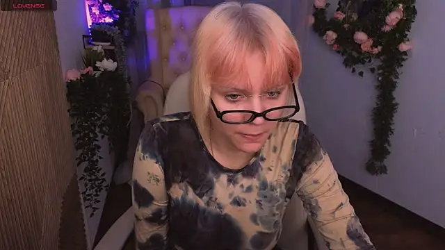 Snapshot of kitten_murray_ chatting on 16, 10, 2025 kitten murray online show from 16, 10, 2025