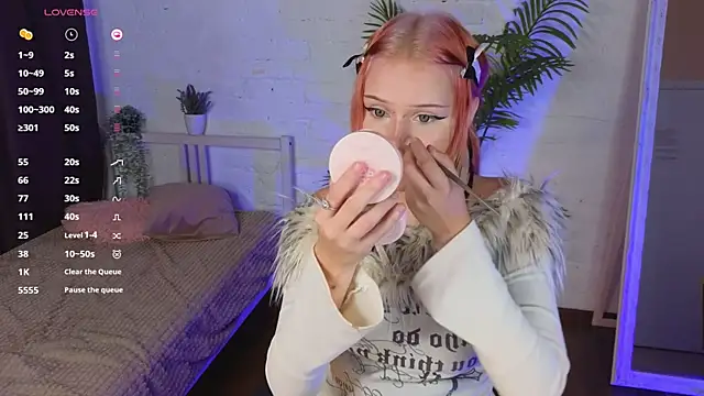 Snapshot of kitten_murray_ chatting on 9, 10, 2025 kitten murray online show from 9, 10, 2025