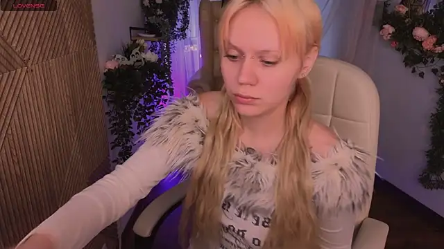 Snapshot of kitten_murray_ chatting on 7, 11, 2025 kitten murray online show from 7, 11, 2025