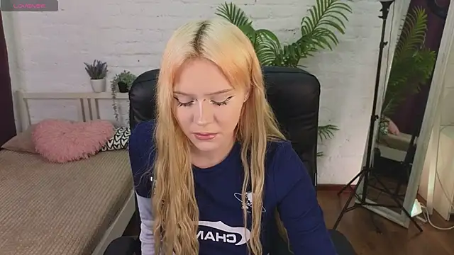 Snapshot of kitten_murray_ chatting on 6, 11, 2025 kitten murray online show from 6, 11, 2025