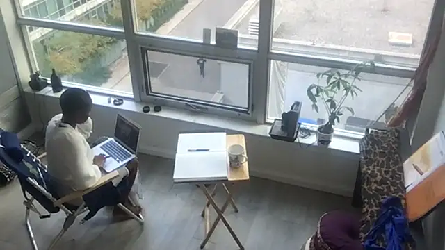 tia   fox online show from 29, 10, 2025