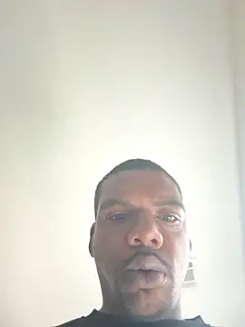 Snapshot of MrBigDickShow chatting on 17, 11, 2025 MrBigDickShow online show from 17, 11, 2025