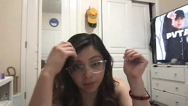 bunnygorl12 online show from 11, 3, 2026