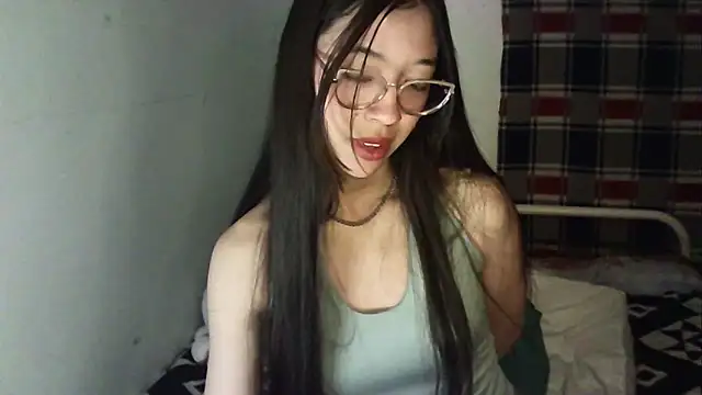 Snapshot of Mikha_Ela chatting on 26, 10, 2025 Mikha Ela online show from 26, 10, 2025