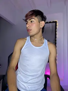 Snapshot of cherub_ chatting on 15, 4, 2026 cherub online show from 15, 4, 2026