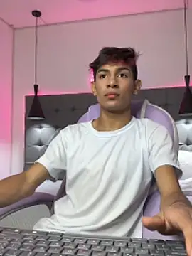 Snapshot of cherub_ chatting on 27, 11, 2025 cherub online show from 27, 11, 2025