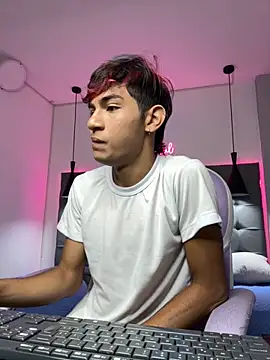 Snapshot of cherub_ chatting on 30, 11, 2025 cherub online show from 30, 11, 2025