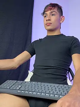 Snapshot of cherub_ chatting on 10, 11, 2025 cherub online show from 10, 11, 2025