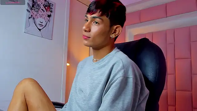 Snapshot of cherub_ chatting on 19, 12, 2025 cherub online show from 19, 12, 2025