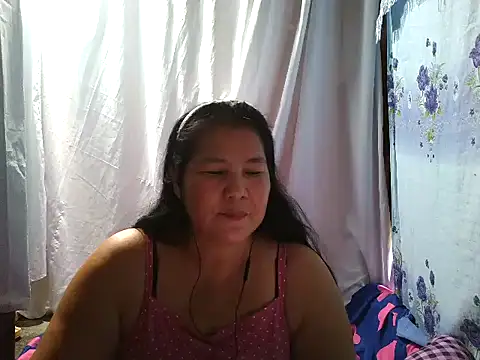 Snapshot of milagrose_rose chatting on 27, 5, 2026 milagrose rose online show from 27, 5, 2026
