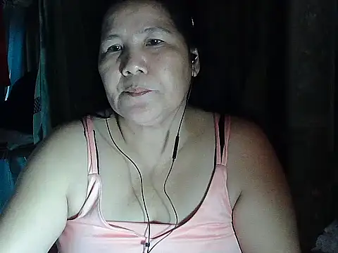 Snapshot of milagrose_rose chatting on 17, 5, 2026 milagrose rose online show from 17, 5, 2026