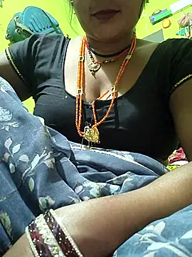 Snapshot of Hotty_ruvi chatting on 16, 10, 2025 Hotty ruvi online show from 16, 10, 2025