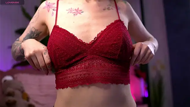 SerenaVelour online show from 18, 11, 2025