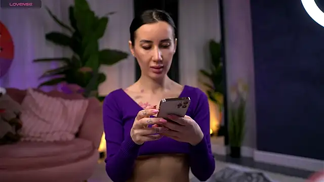 SerenaVelour online show from 14, 11, 2025