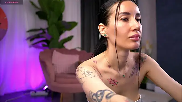 SerenaVelour online show from 23, 10, 2025