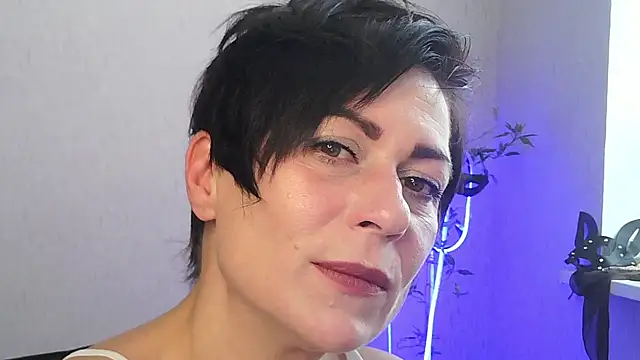 Ashley Brookss online show from 22, 11, 2025