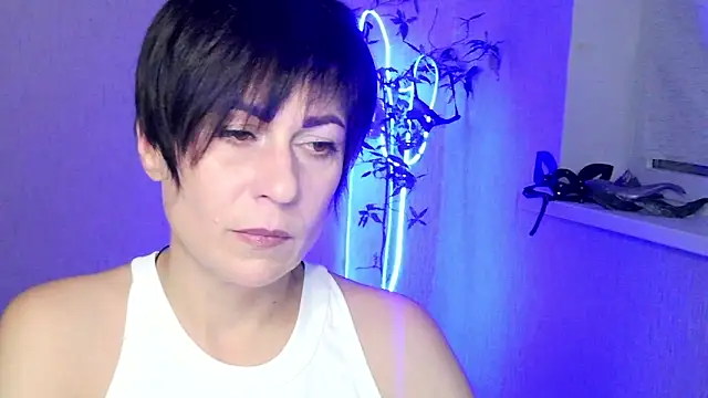 Ashley Brookss online show from 5, 12, 2025