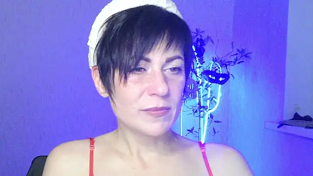 Ashley Brookss online show from 19, 11, 2025