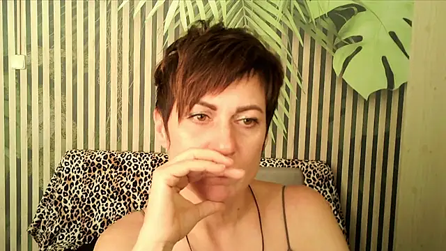 Ashley Brookss online show from 1, 10, 2025