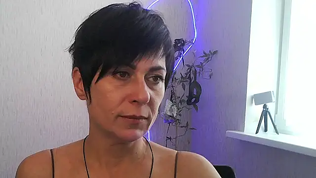 Ashley Brookss online show from 9, 11, 2025