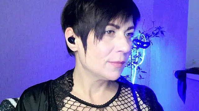 Ashley Brookss online show from 28, 11, 2025