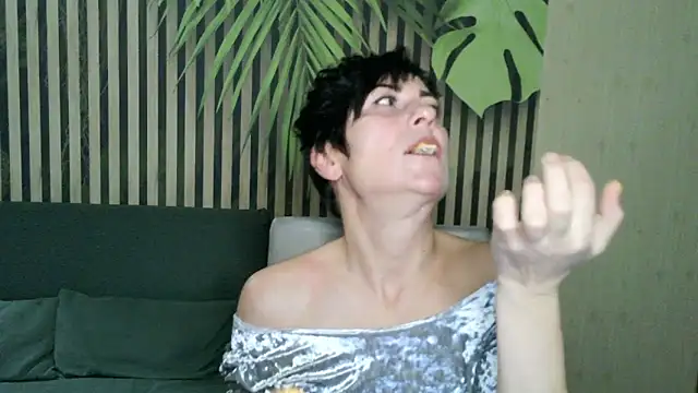 Ashley Brookss online show from 24, 10, 2025