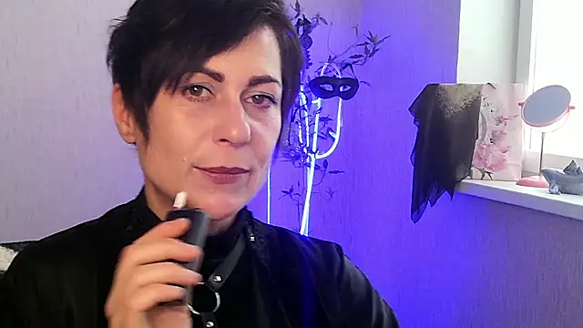 Ashley Brookss online show from 13, 11, 2025