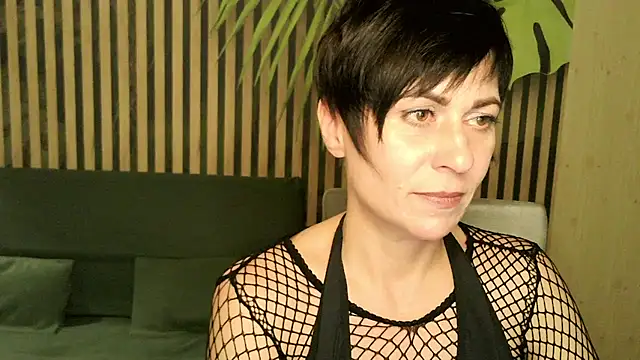 Ashley Brookss online show from 29, 10, 2025