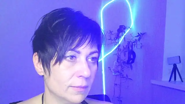 Ashley Brookss online show from 8, 11, 2025