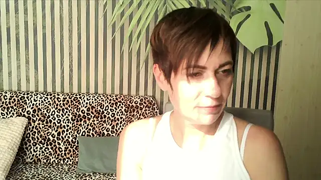 Ashley Brookss online show from 11, 10, 2025