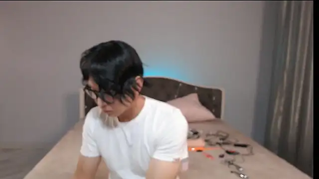 KaiChicken online show from 11, 10, 2025