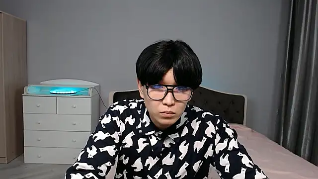 KaiChicken online show from 2, 12, 2025