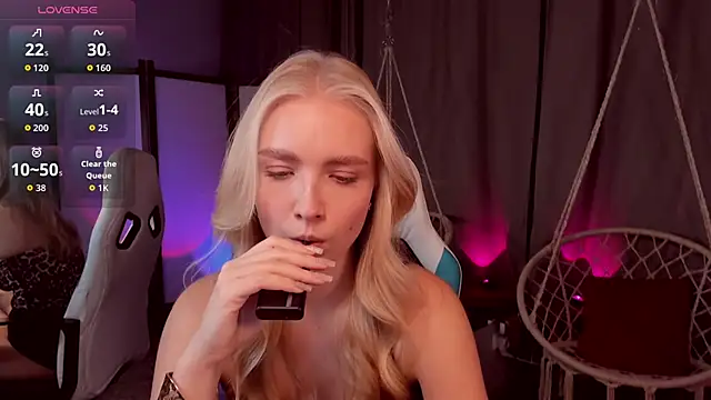 TessaGrays online show from 20, 11, 2025