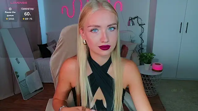 Snapshot of TessaGrays chatting on 12, 7, 2026 TessaGrays online show from 12, 7, 2026