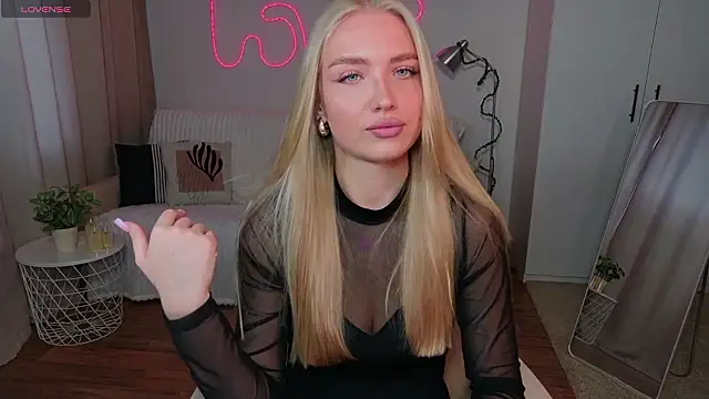 TessaGrays online show from 29, 3, 2026