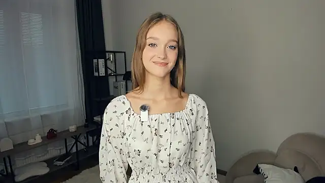 SerrenaAa online show from 6, 10, 2025