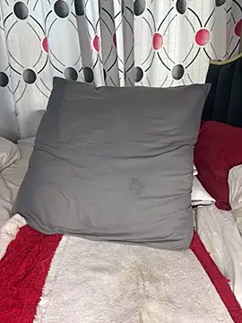 Snapshot of CynnxxxBarb chatting on 3, 12, 2025 CynnxxxBarb online show from 3, 12, 2025