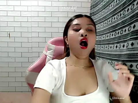 pinay old lover online show from 15, 10, 2025