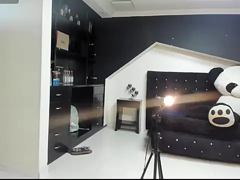 lola cook online show from 8, 11, 2025