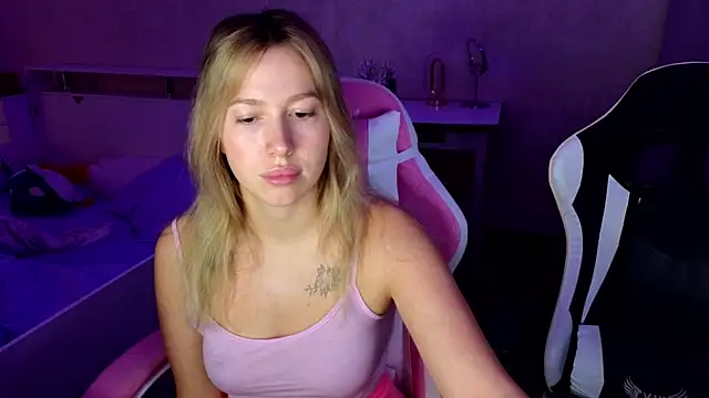 stefany and bettany online show from 13, 11, 2025