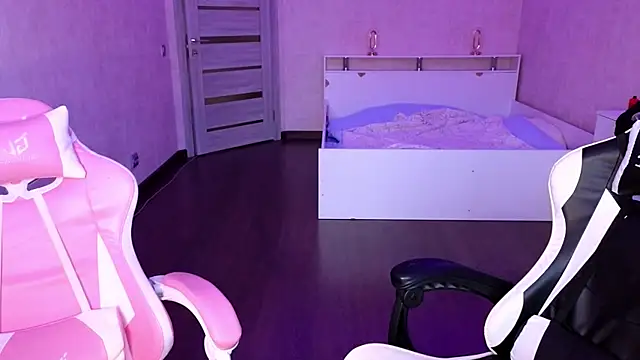 stefany and bettany online show from 31, 10, 2025