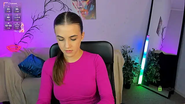 Snapshot of lina_fox12 chatting on 12, 10, 2025 lina fox12 online show from 12, 10, 2025